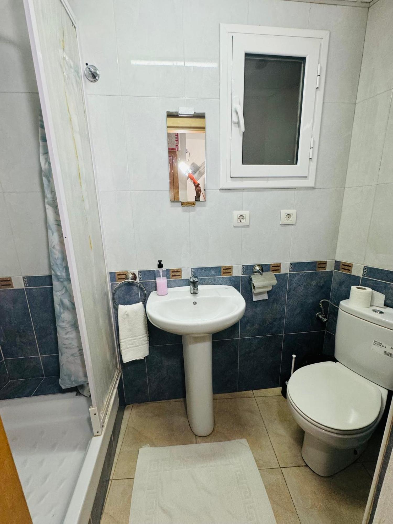 Single Room Private Bathroom,1602340995:JPEG
